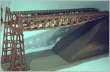 Modello di ponte di scarico per il trasporto delle terre con vagoni
