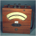 Amperometro elettromagnetico per corrente alternata, n. 146211 a due portate: 0,5 - 1 A tipo SF2